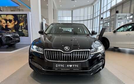 Skoda Superb III рестайлинг, 2025 год, 3 280 000 рублей, 2 фотография