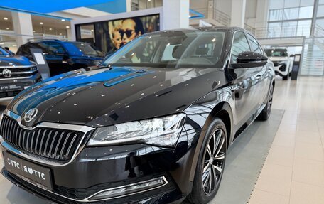 Skoda Superb III рестайлинг, 2025 год, 3 280 000 рублей, 8 фотография
