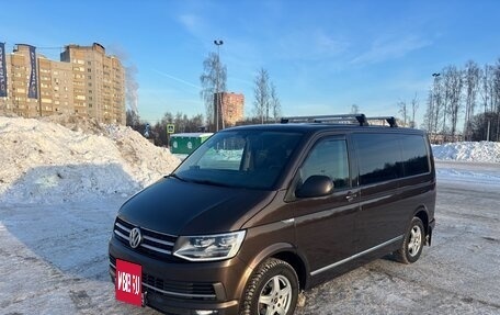 Volkswagen Caravelle T6 рестайлинг, 2016 год, 3 400 000 рублей, 2 фотография
