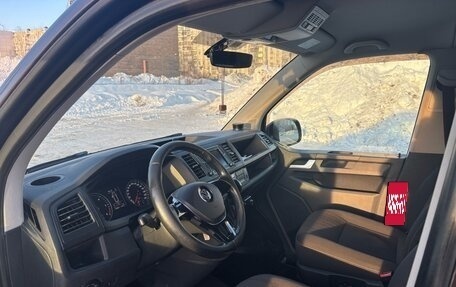 Volkswagen Caravelle T6 рестайлинг, 2016 год, 3 400 000 рублей, 7 фотография