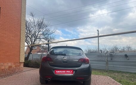 Opel Astra J, 2010 год, 770 000 рублей, 4 фотография