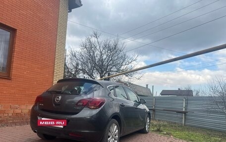 Opel Astra J, 2010 год, 770 000 рублей, 3 фотография