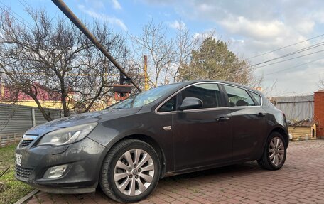 Opel Astra J, 2010 год, 770 000 рублей, 11 фотография