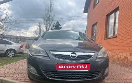 Opel Astra J, 2010 год, 770 000 рублей, 13 фотография