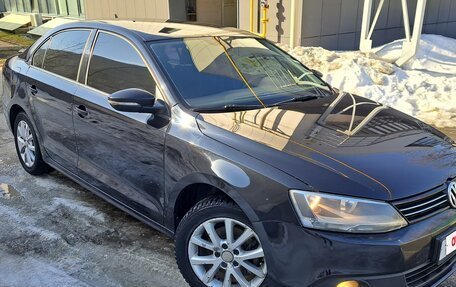 Volkswagen Jetta VI, 2011 год, 950 000 рублей, 4 фотография