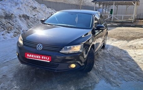 Volkswagen Jetta VI, 2011 год, 950 000 рублей, 2 фотография