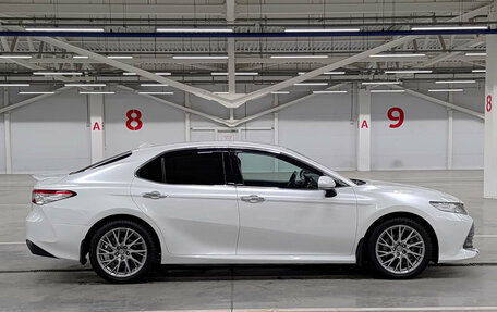 Toyota Camry, 2020 год, 3 020 000 рублей, 4 фотография