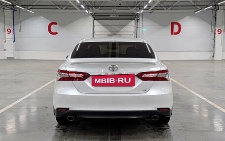 Toyota Camry, 2020 год, 3 020 000 рублей, 6 фотография