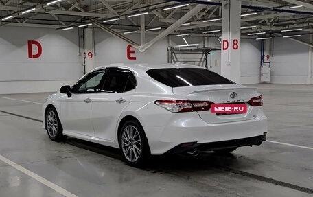 Toyota Camry, 2020 год, 3 020 000 рублей, 7 фотография