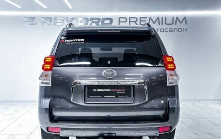 Toyota Land Cruiser Prado 150 рестайлинг 2, 2013 год, 3 482 000 рублей, 9 фотография