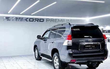 Toyota Land Cruiser Prado 150 рестайлинг 2, 2013 год, 3 482 000 рублей, 10 фотография