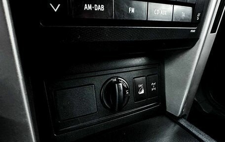 Toyota Land Cruiser Prado 150 рестайлинг 2, 2013 год, 3 482 000 рублей, 21 фотография