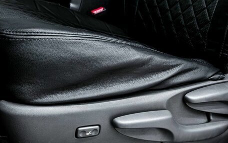 Toyota Land Cruiser Prado 150 рестайлинг 2, 2013 год, 3 482 000 рублей, 32 фотография