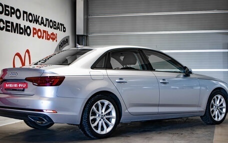 Audi A4, 2019 год, 2 750 000 рублей, 4 фотография