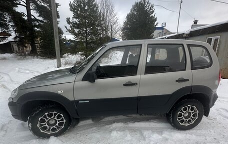 Chevrolet Niva I рестайлинг, 2011 год, 300 000 рублей, 2 фотография