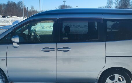 Nissan Serena II, 2002 год, 700 000 рублей, 14 фотография