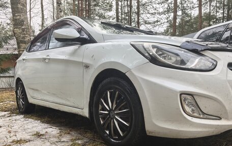 Hyundai Solaris II рестайлинг, 2012 год, 355 000 рублей, 3 фотография