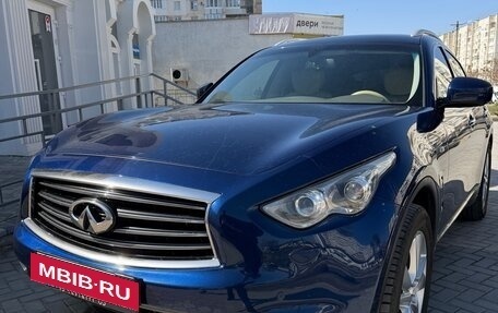 Infiniti QX70, 2015 год, 2 200 000 рублей, 7 фотография