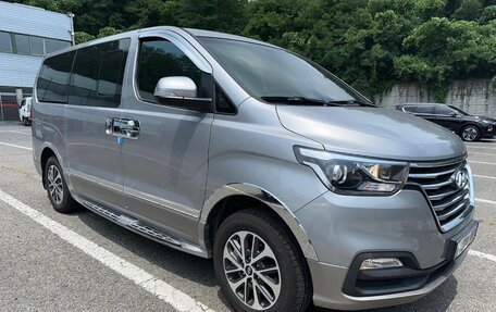 Hyundai Grand Starex Grand Starex I рестайлинг 2, 2020 год, 3 700 000 рублей, 6 фотография