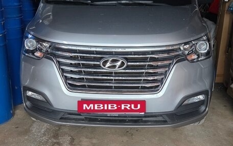 Hyundai Grand Starex Grand Starex I рестайлинг 2, 2020 год, 3 700 000 рублей, 17 фотография