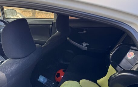 Toyota Prius, 2012 год, 920 000 рублей, 5 фотография