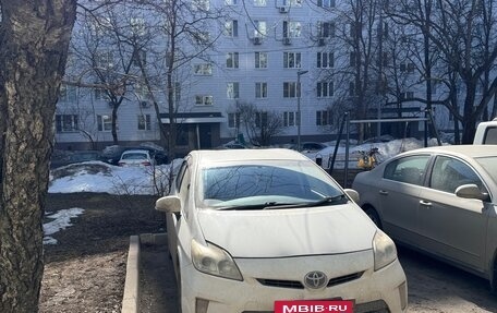 Toyota Prius, 2012 год, 920 000 рублей, 2 фотография