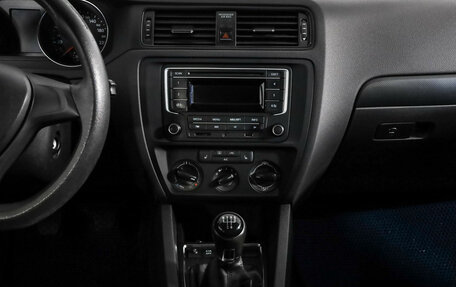 Volkswagen Jetta VI, 2015 год, 899 000 рублей, 11 фотография