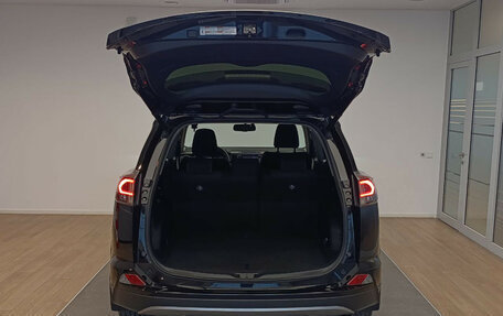 Toyota RAV4, 2019 год, 2 620 000 рублей, 23 фотография