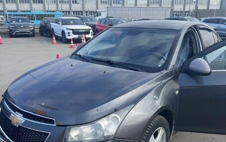 Chevrolet Cruze II, 2010 год, 665 000 рублей, 2 фотография
