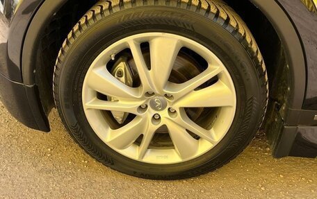 Infiniti QX70, 2015 год, 2 750 000 рублей, 11 фотография