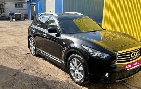 Infiniti QX70, 2015 год, 2 750 000 рублей, 4 фотография