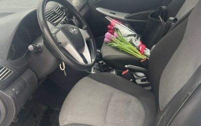 Hyundai Solaris II рестайлинг, 2012 год, 860 000 рублей, 1 фотография