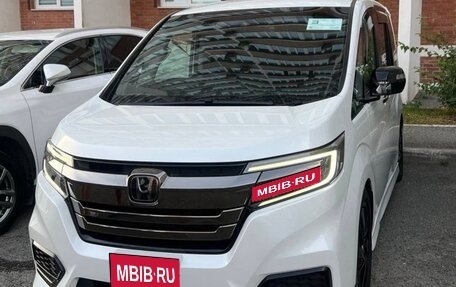 Honda Stepwgn IV, 2019 год, 2 380 000 рублей, 1 фотография