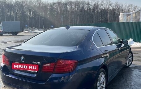 BMW 5 серия, 2011 год, 1 550 000 рублей, 2 фотография