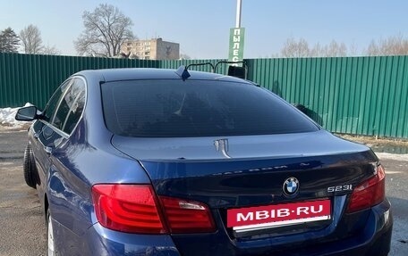 BMW 5 серия, 2011 год, 1 550 000 рублей, 3 фотография