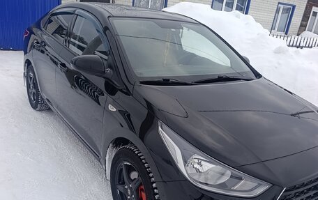 Hyundai Solaris II рестайлинг, 2019 год, 4 фотография