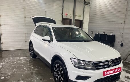 Volkswagen Tiguan II, 2018 год, 2 100 000 рублей, 2 фотография