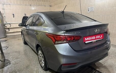 Hyundai Solaris II рестайлинг, 2018 год, 1 370 000 рублей, 2 фотография