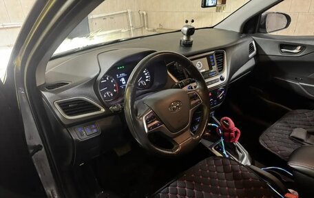 Hyundai Solaris II рестайлинг, 2018 год, 1 370 000 рублей, 8 фотография