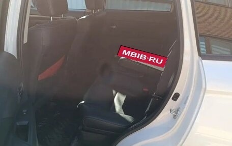 Mitsubishi Outlander III рестайлинг 3, 2017 год, 2 400 000 рублей, 15 фотография