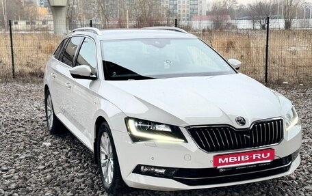 Skoda Superb III рестайлинг, 2019 год, 3 200 000 рублей, 3 фотография