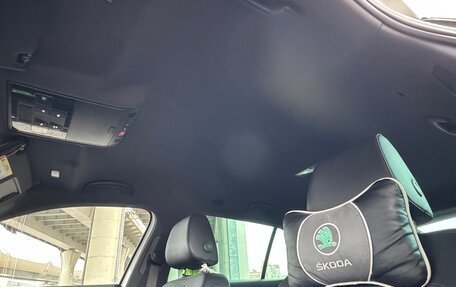 Skoda Superb III рестайлинг, 2019 год, 3 200 000 рублей, 25 фотография