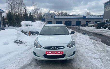 Hyundai Solaris II рестайлинг, 2012 год, 860 000 рублей, 2 фотография