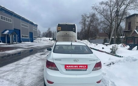 Hyundai Solaris II рестайлинг, 2012 год, 860 000 рублей, 5 фотография