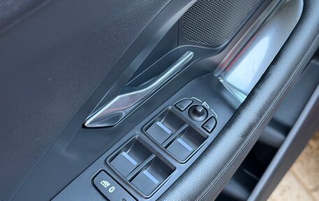 Jaguar E-Pace, 2019 год, 2 330 000 рублей, 25 фотография