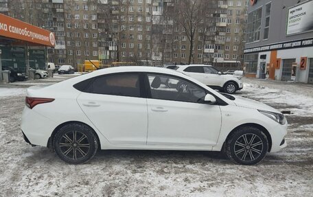 Hyundai Solaris II рестайлинг, 2018 год, 690 000 рублей, 3 фотография