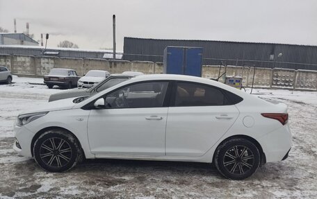 Hyundai Solaris II рестайлинг, 2018 год, 690 000 рублей, 2 фотография