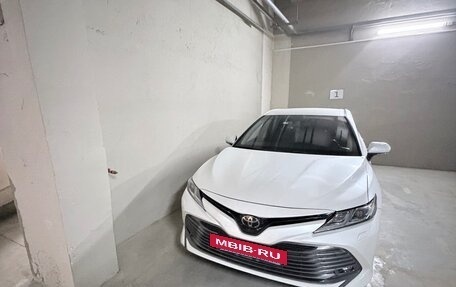 Toyota Camry, 2021 год, 3 050 000 рублей, 2 фотография