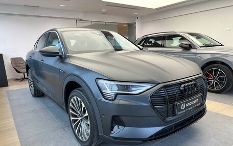 Audi e-tron Sportback I, 2021 год, 5 990 000 рублей, 3 фотография