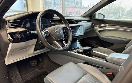 Audi e-tron Sportback I, 2021 год, 5 990 000 рублей, 8 фотография